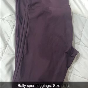 Hello ladies! I’m getting rid of all my workout stuff, all got too big for me!